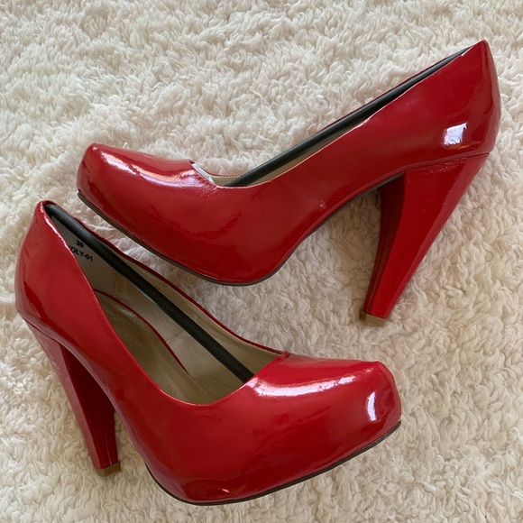💃BOGO FREE Red Pumps High Heels New in Package - Picture 3 of 8